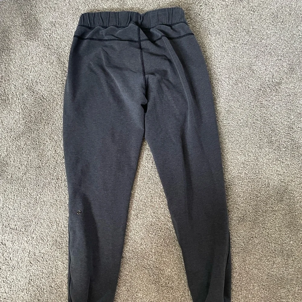 lululemon grey jogger sweats - Picture 2 of 3